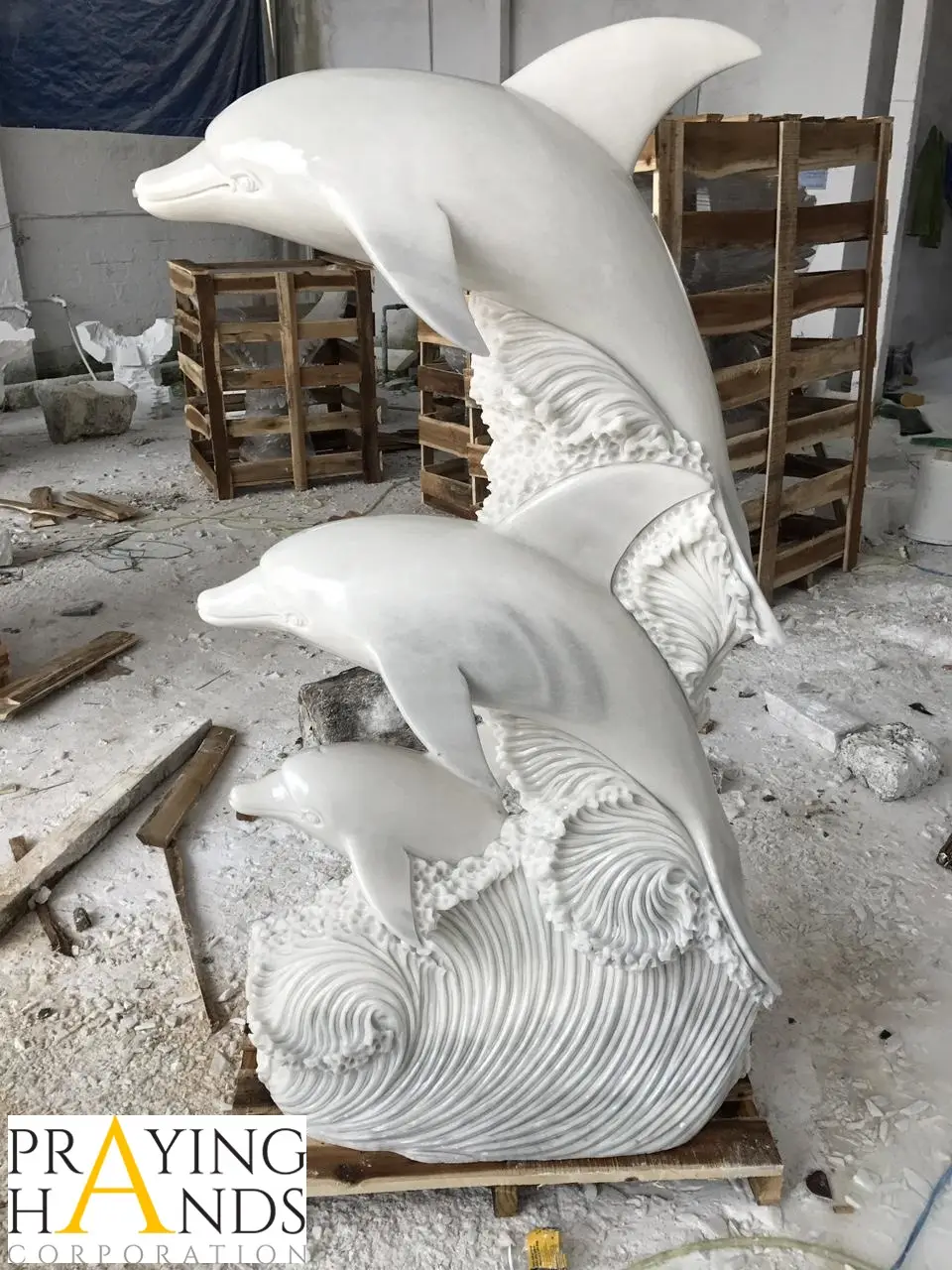 Nằm Mơ Thấy Cá Heo: Giải Mã Điềm Báo & Tìm Lời Giải An Tâm 4 Ngôi nhà ấm cúng, biểu tượng cá heo nhỏ.