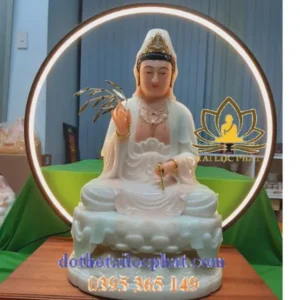 Tượng Quan Âm Bồ Tát từ bi ngồi sen.