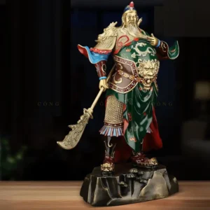 Tượng Quan Công uy nghi, trang trọng