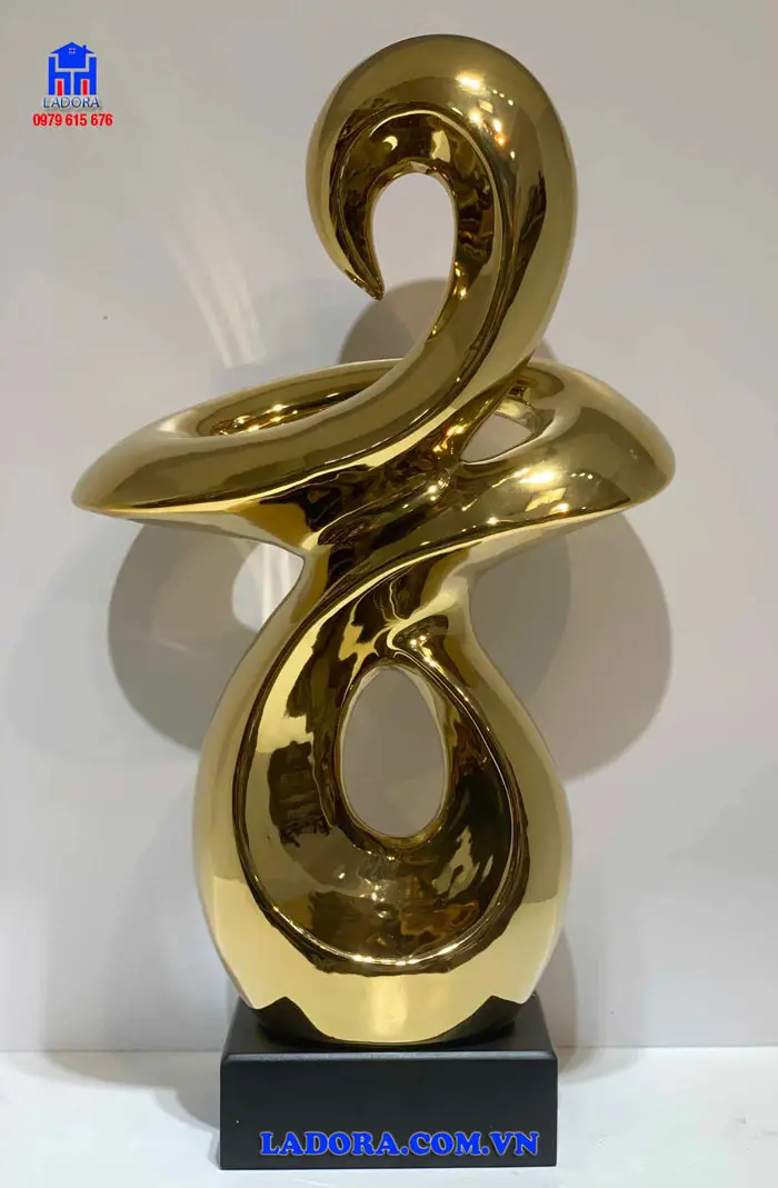 Nằm Mơ Thấy Nấu Ăn Ngon: Giải Mã Điềm Báo & Hướng Hóa Giải 7 Số may mắn trừu tượng: Biểu tượng vận may.