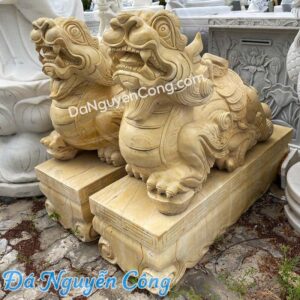 Tượng Tỳ Hưu đá tự nhiên vàng đất trắng.