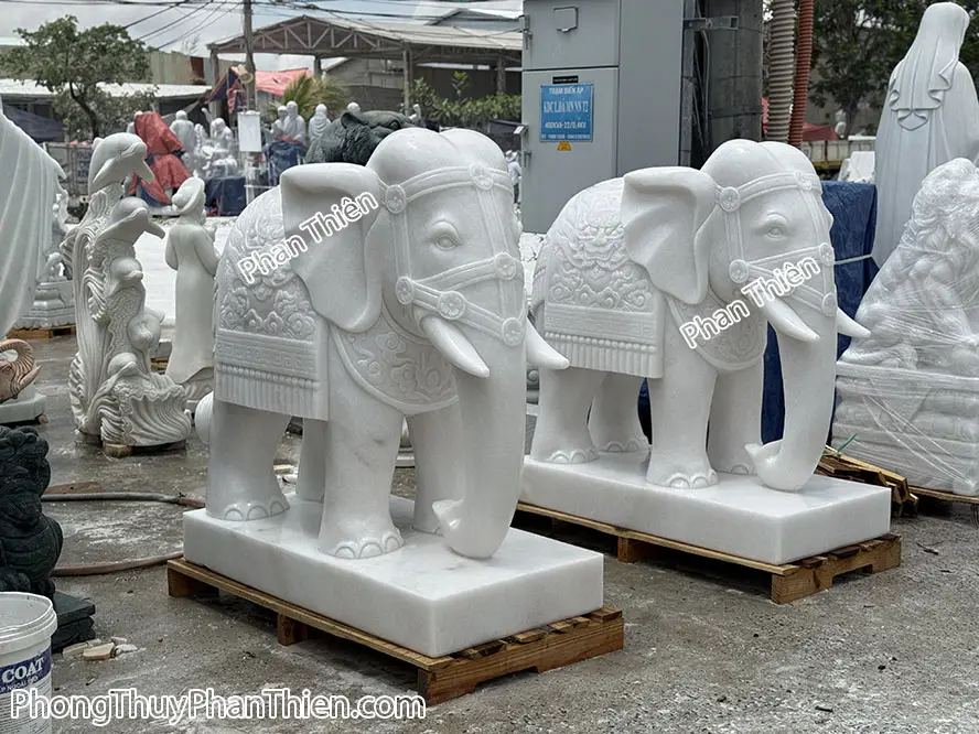 Tượng Voi Phong Thủy Trên Bàn Làm Việc: Kích Hoạt Quyền Năng, Chiêu Tài Lộc và Bình An Sự Nghiệp 7 Tượng voi phong thủy: Đặt đúng, tránh sai lầm