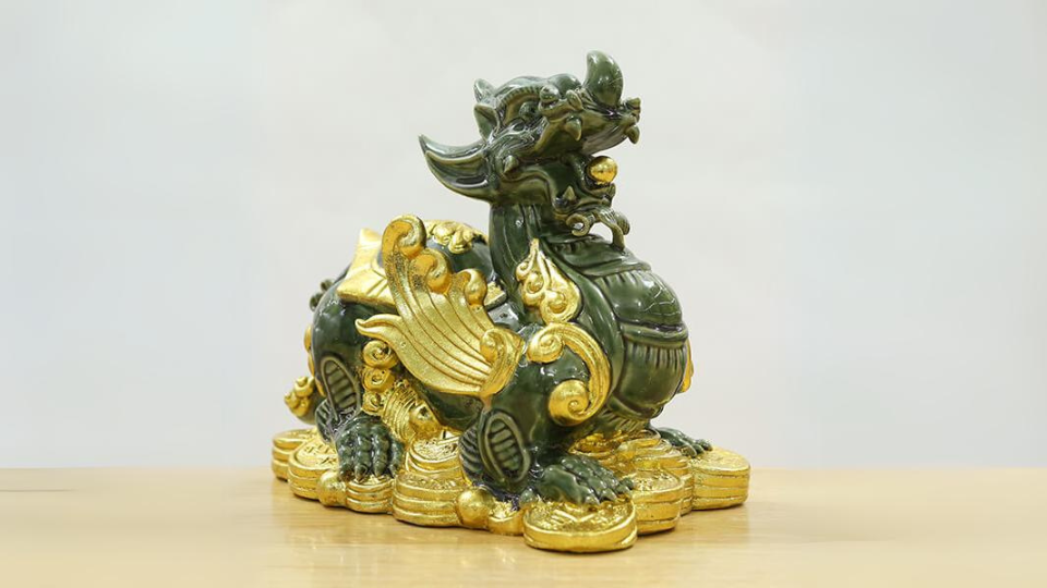 Tỳ Hưu và Trí Tuệ: Mở Khóa Năng Lượng Minh Triết Cho Con Đường Công Danh Vững Chắc 4 Tỳ Hưu chiêu tài, tầm nhìn xa và trí tuệ.