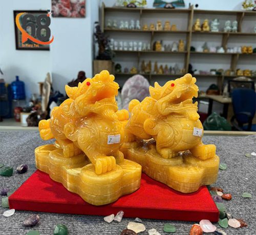 Tỳ Hưu Và Hạn Tam Tai: Giải Mã Sức Mạnh Hóa Giải Và Những Lưu Ý Phong Thủy Chính Phái Để Vượt Qua Vận Hạn An Lành 4 Tỳ Hưu đá ngọc tự nhiên dáng nằm oai phong