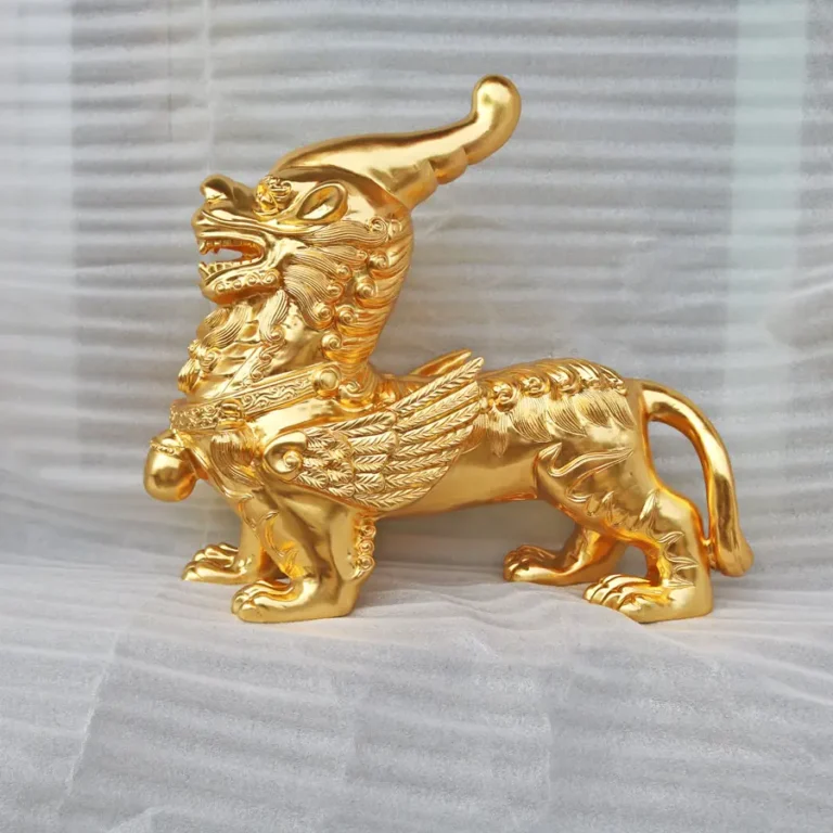Tượng Tỳ Hưu vàng đồng biểu tượng tài lộc.