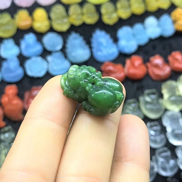 Tỳ Hưu Ngọc Bích: Chìa Khóa Phân Biệt Thật Giả Để Khai Vận Tài Lộc Bền Vững 6 Tỳ Hưu ngọc bích thật, cận cảnh vân đá tự nhiên