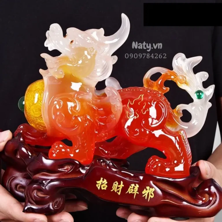 Tượng linh vật phong thủy: Tỳ Hưu, Thiềm Thừ, Di Lặc.