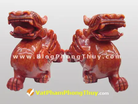 Hóa Giải Tỳ Hưu Trong Phòng Ngủ: Cẩm Nang Chuẩn Phong Thủy Để An Yên, Tài Lộc 7 Tỳ Hưu tài lộc bọc vải đỏ linh thiêng.