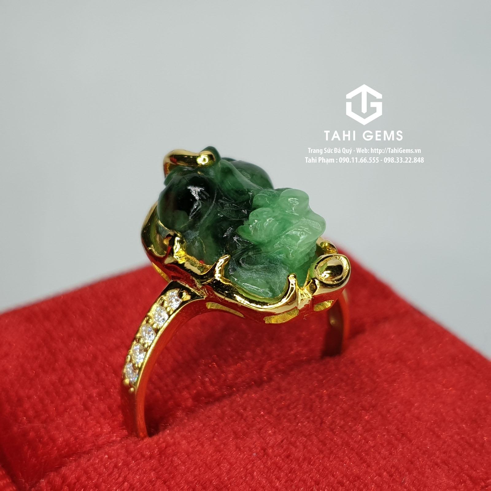 Tỳ Hưu trang sức phong thủy trưng bày đẹp mắt.