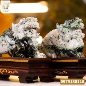 Tỳ Hưu truyền thống đá quý tự nhiên phong thủy.