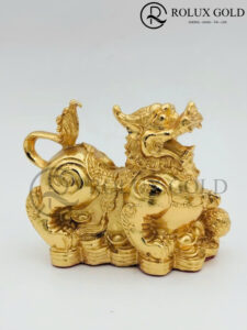 Tỳ Hưu uy nghi dũng mãnh miệng há rộng.