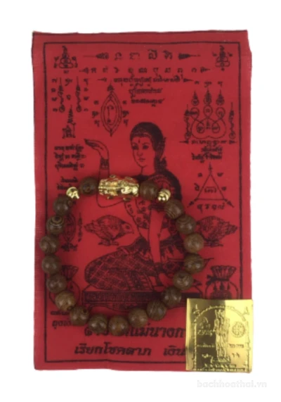 Tỳ Hưu vỡ hộp đỏ, muối, lá bưởi, trầm hương.