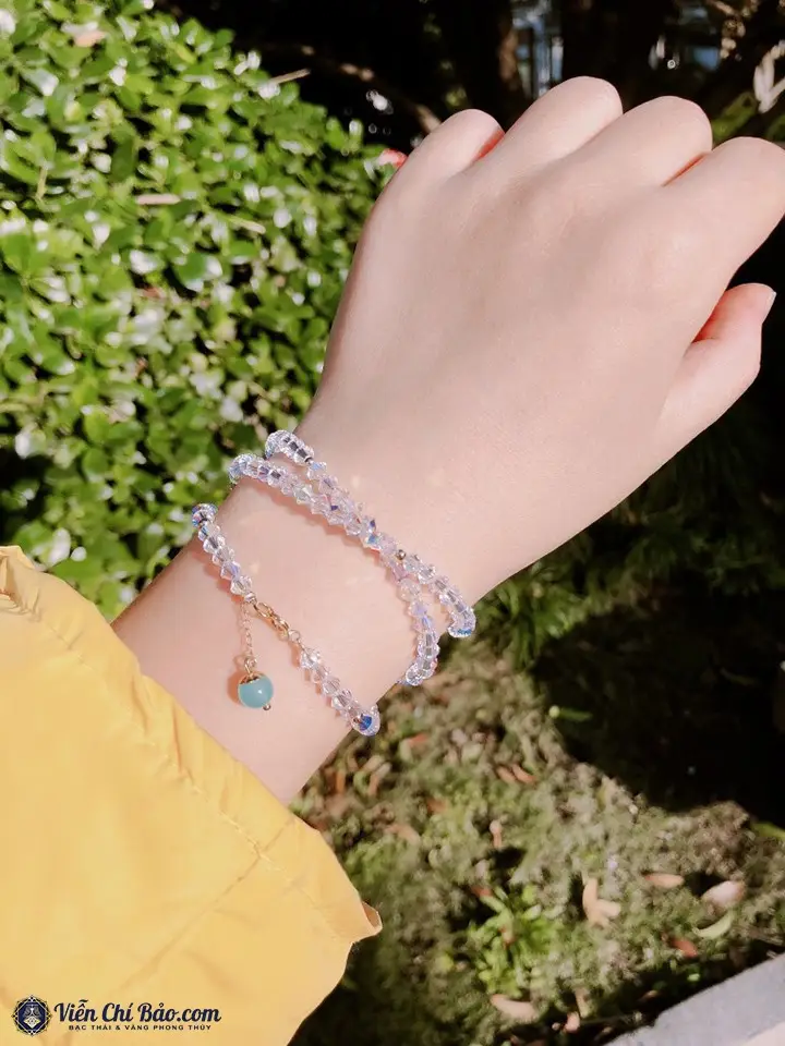 Chọn Vòng Pha Lê Tuổi Hợi: Bí Quyết Thu Hút May Mắn Toàn Diện 6 Vòng pha lê lung linh, tinh khiết và năng lượng.