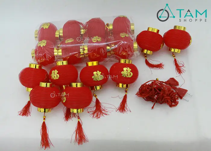 Vật phẩm phong thủy đỏ: Nến, đèn lồng trang trí