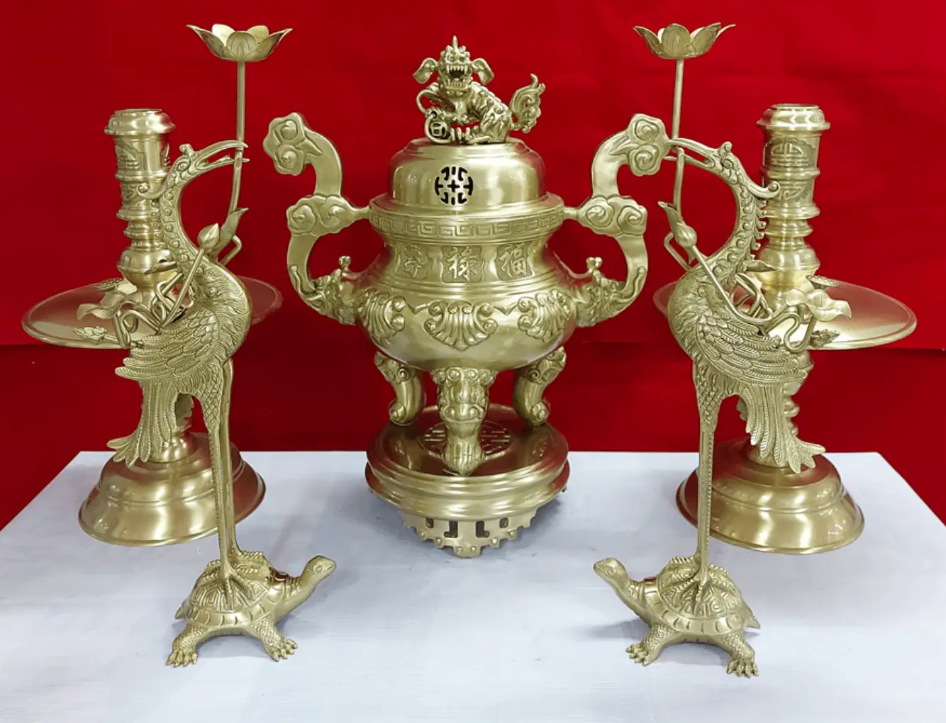 Vật phẩm thờ cúng ý nghĩa, biểu tượng tâm linh.