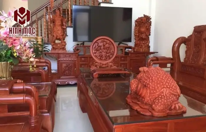 Đặt Thiềm Thừ Quay Đầu Vào Nhà: Bí Quyết Đón Tài Lộc Vượng Phát Theo Phong Thủy Chính Phái 4 Vị trí đặt Thiềm Thừ lý tưởng phòng khách