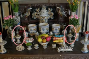 Bàn thờ gia tiên Việt Nam, đèn dầu tâm linh.