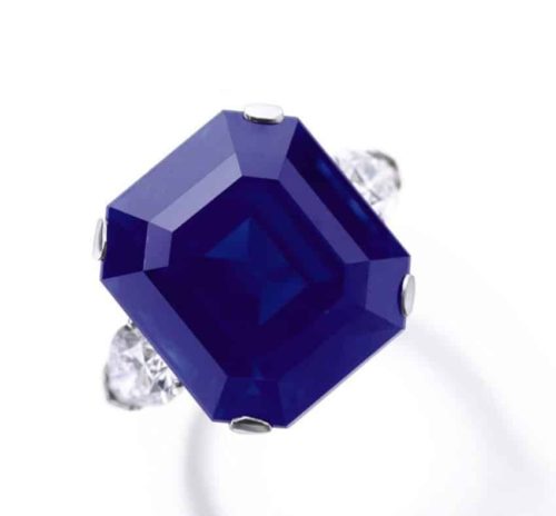 Tỳ Hưu Đá Sapphire Cho Người Mệnh Thủy: Giải Mã Sức Mạnh Từ Chuyên Gia Phong Thủy Chính Phái 6 Viên Sapphire xanh dương lộng lẫy tinh khiết