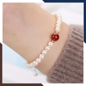 Vòng Ngọc Trai Tự Nhiên Đẹp Trên Nền Phong Thủy