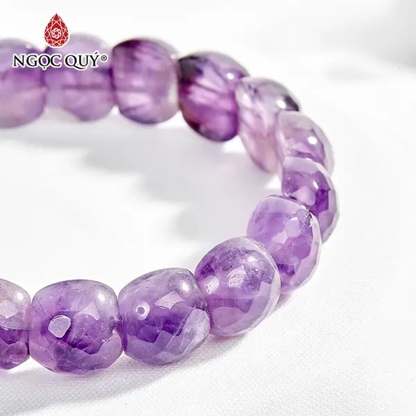 Vòng đá phong thủy thạch anh tím cho nam tuổi Dậu mệnh Thổ
