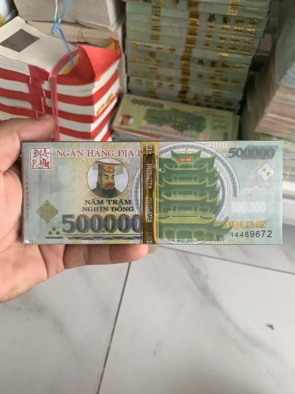 Giải Mã Giấc Mơ Thấy Tiền Vàng: Điềm Báo Cát Lành Hay Thách Thức? 4 Tiền Vàng Thật Và Tiền Vàng Mã