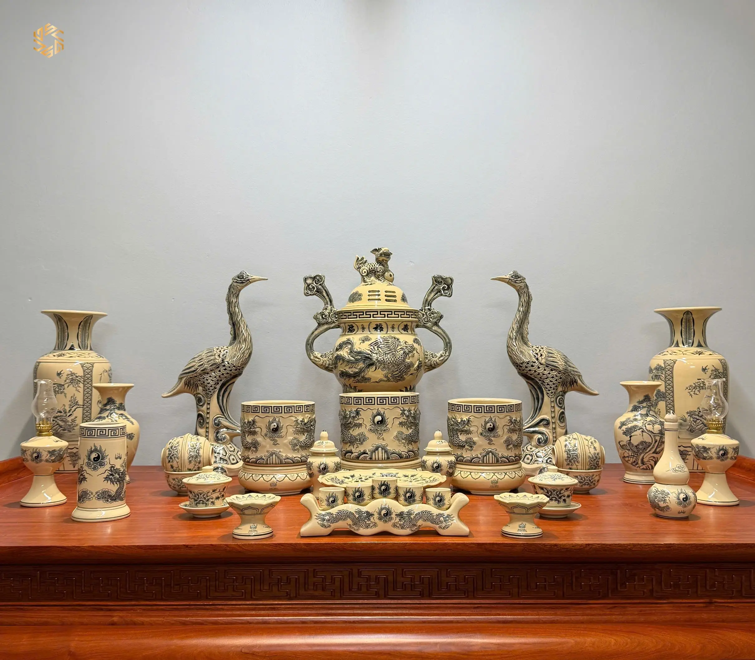 Cách Hóa Giải Bàn Thờ Tối: Chuẩn Mực Và Thành Kính 5 Bộ đồ thờ sứ đồng tinh xảo