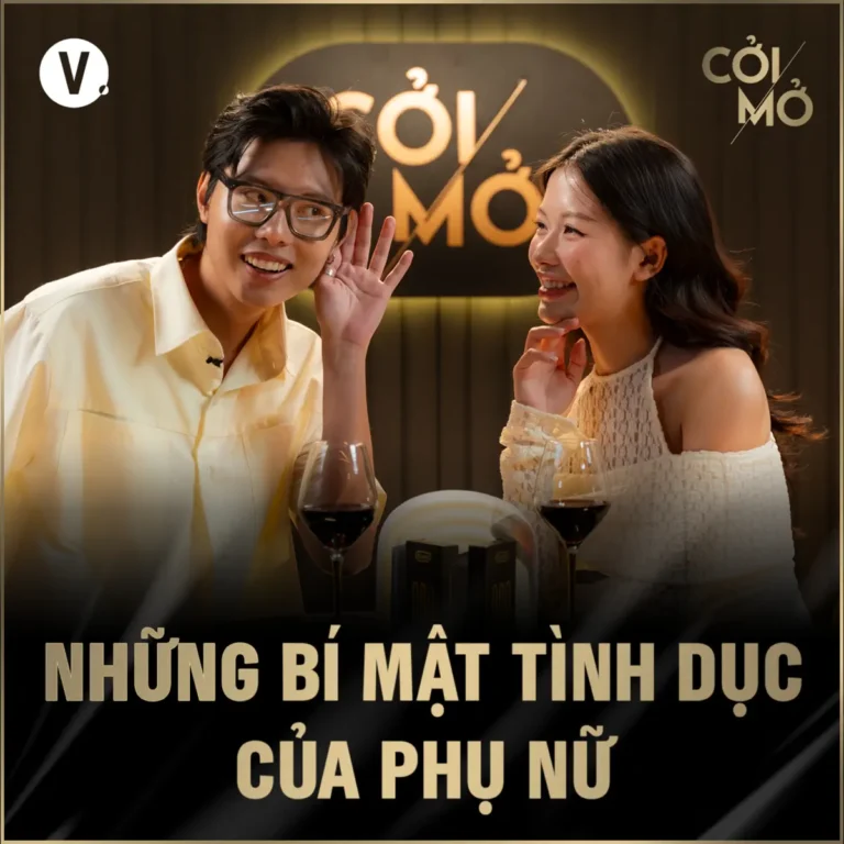 Cặp đôi hạnh phúc trò chuyện cởi mở