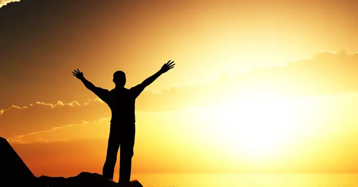 Giải Mã Giấc Mơ Nằm Mơ Đỉa Cắn Vào Chân: Điềm Báo Nào Đang Chờ Đón? 4 Khoảnh khắc người suy tư về giấc mơ.