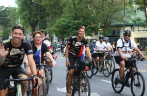 Đạp xe vượt thử thách: Tinh thần kiên cường.