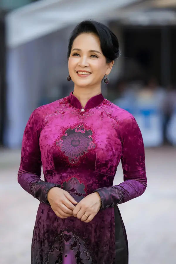 Ý Nghĩa Tên Lan Hương | Vẻ Đẹp Thanh Cao, Quý Phái và Phong Thủy Hài Hòa