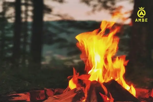 Người băn khoăn ý nghĩa giấc mơ lửa.