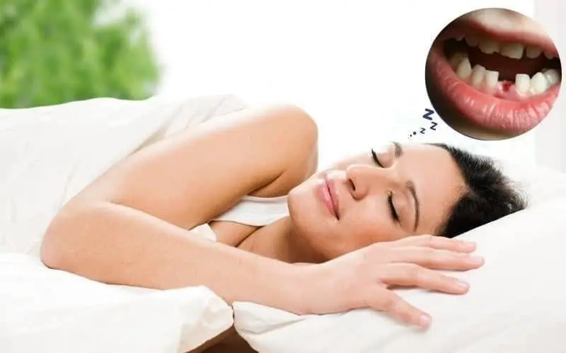 Giải Mã Giấc Mơ Nằm Mơ Thấy Tự Nhổ Răng Mình: Điềm Báo Gì? 4 Người suy tư về giấc mơ rụng răng