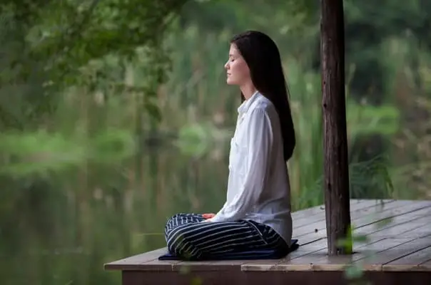 Giải Mã Giấc Mơ Thấy Nước Ngập Đường: Điềm Lành Hay Dữ? 5 Bình thản nhìn nước rút, an tâm và hy vọng.