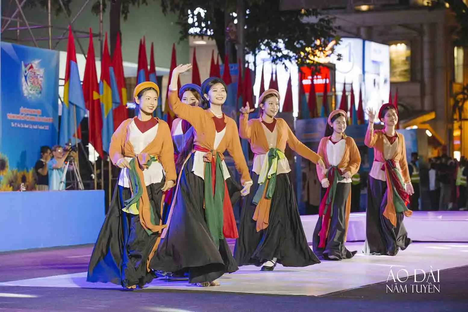 Ý Nghĩa Của Áo Tứ Thân | Biểu Tượng Văn Hóa Phụ Nữ Việt 5 Ý Nghĩa Của Áo Tứ Thân | Biểu Tượng Văn Hóa Phụ Nữ Việt