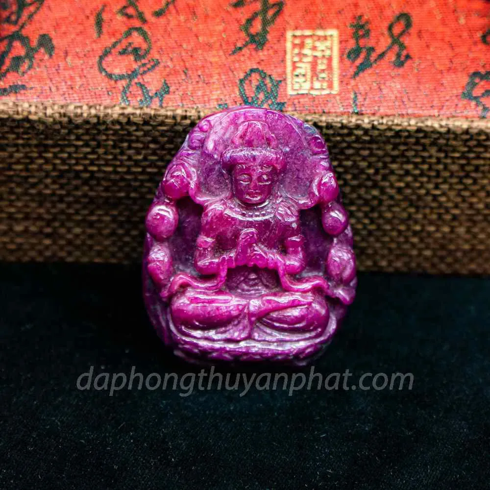 Ruby đỏ quý phái dẫn đầu danh sách đá tự nhiên phong thủy đắt giá