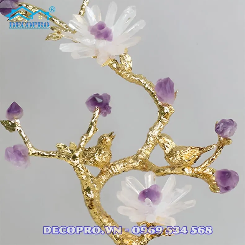 Cây hoa đá thạch anh với tổng thể hài hòa và sang trọng