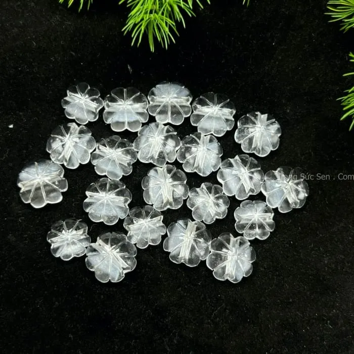 cỏ 4 lá đá thạch anh trắng