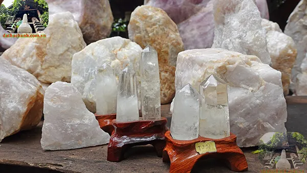 Đá thạch anh trắng trong suốt có tác dụng khử ác xa, chiêu tài lộc