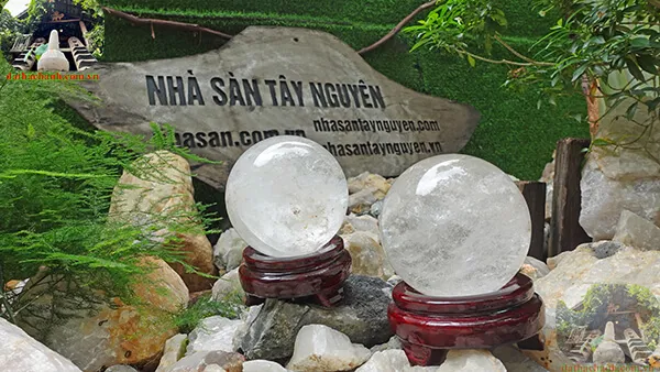 Quả cầu đá thạch anh trắng trong suốt