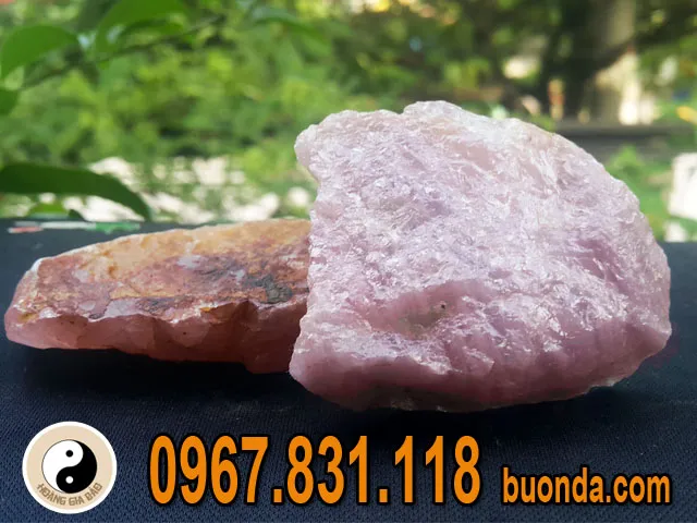 Đá thạch anh hồng