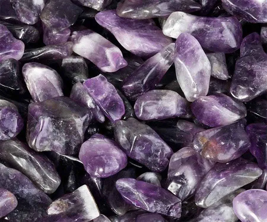 Đá Thạch Anh Tím Tự Nhiên Với Các Vân Đá Trắng