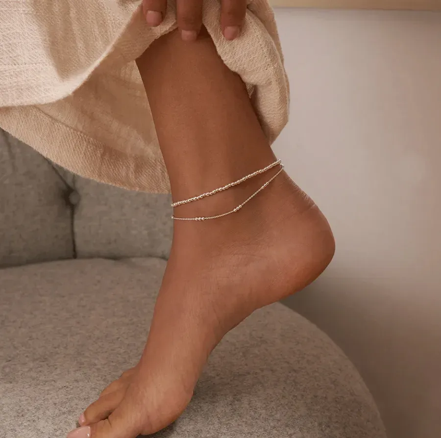 Các mẫu lắc chân đa dạng kiểu dáng phù hợp mọi phong cách.