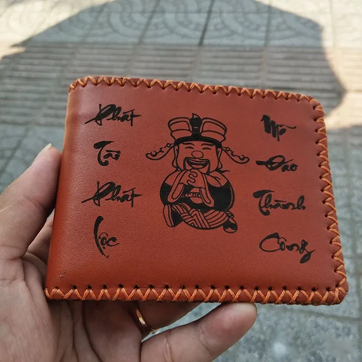 Các mẫu nội dung khắc chữ lên ví ý nghĩa giúp thu hút tài lộc và may mắn