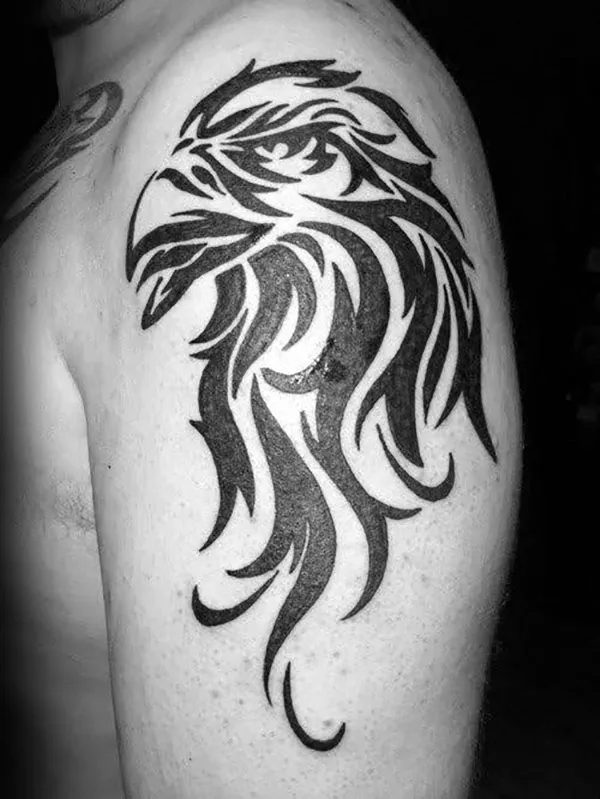 Hình xăm đầu đại bàng sắc nét