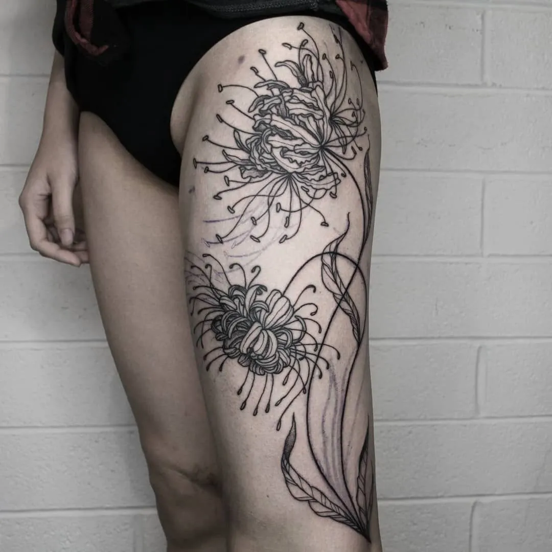 hình xăm hoa bỉ ngạn full chân