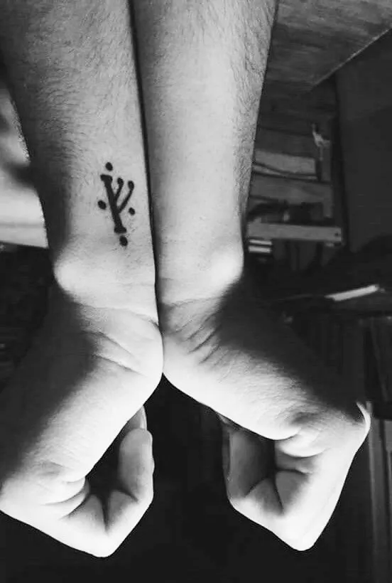 Biểu tượng kẻ trộm là hình xăm nhỏ ý nghĩa về cuộc phiêu lưu