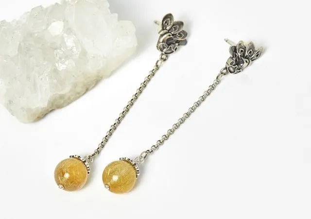 Hoa tai đá thạch anh tóc vàng