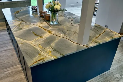 Đá Thạch Anh Làm Bếp: 6+ Lựa Chọn Tối Ưu Cho Không Gian Hiện Đại 25 6+ Mẫu Đá Thạch Anh Tự Nhiên Làm Bàn Bếp Tạo Điểm Nhấn