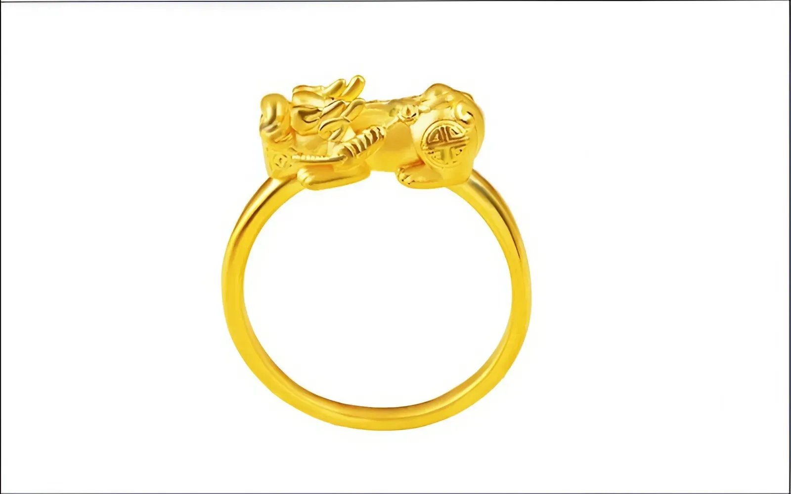 Chiếc nhẫn Tỳ Hưu vàng tạo ra một sự cộng hưởng mạnh mẽ, giúp thu hút và tích lũy tài chính hiệu quả hơn