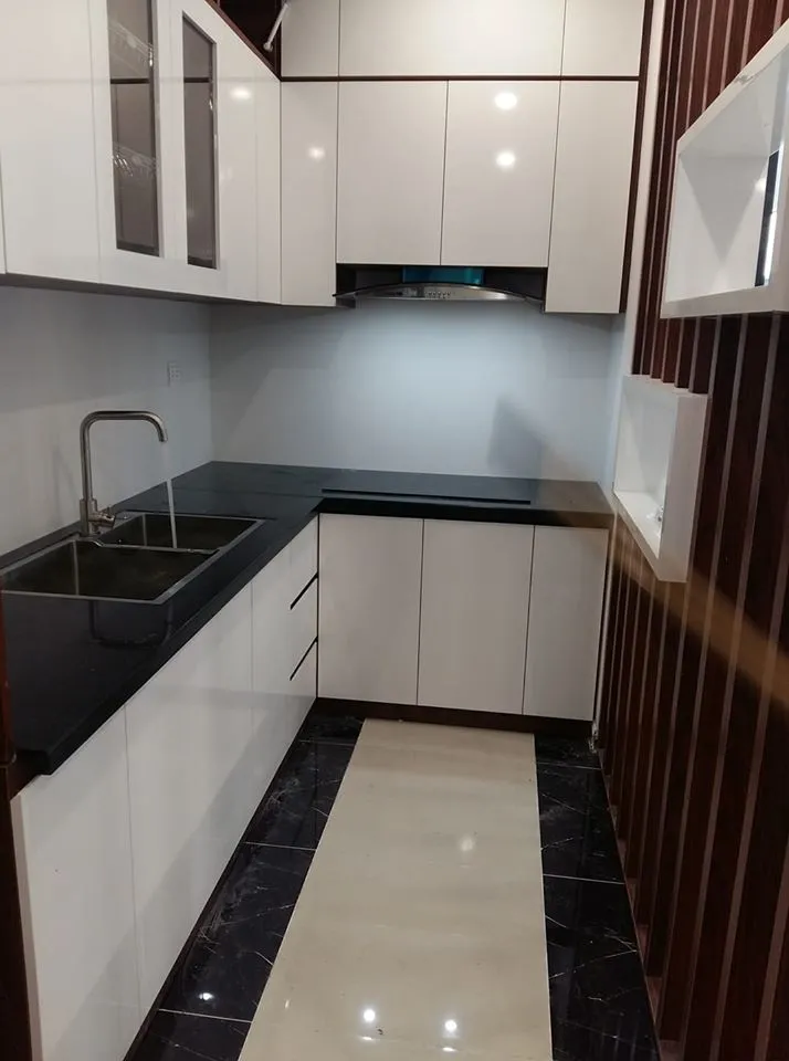 Không gian bếp sạch sẽ, thoáng đãng tạo sinh khí tốt